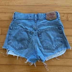 Light wash vintage Levi’s cut-off shorts